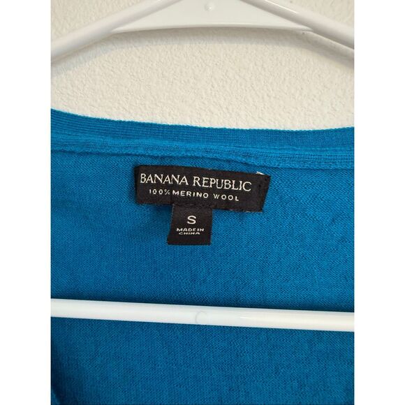 Banana Republic Merino Wool Sweater - Picture 3 of 3